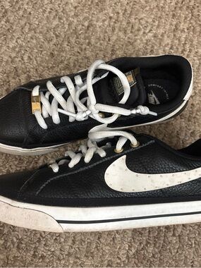 Nike Wmns Court Legacy